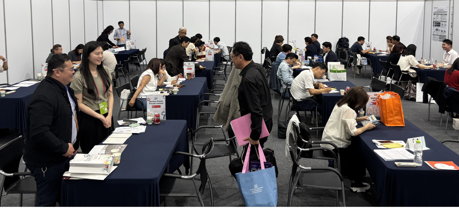 -엑스포 산업관 수출상담 열기 후끈 (1)