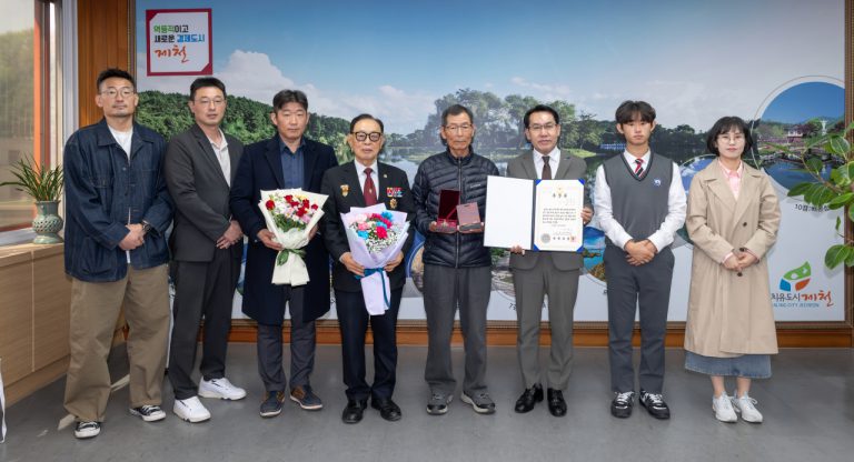 제천시, 6.25전쟁 참전용사 故 권주섭 유족에 무공훈장 전수 (1)